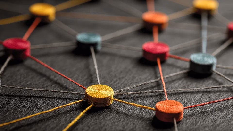 Conceptual illustration representing Braun and Clarke’s reflexive thematic analysis